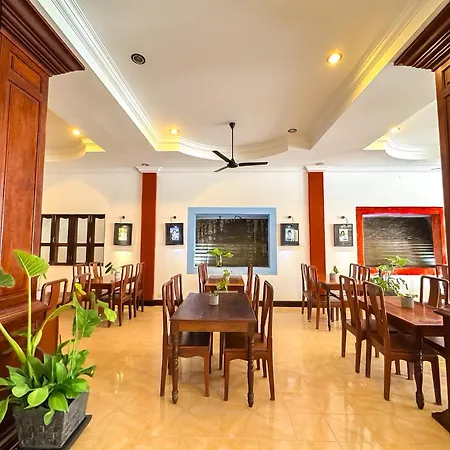 Vplus Hotel
