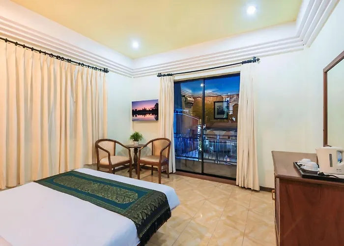 Vplus Hotel 3*