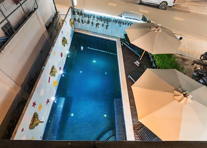 Vplus Hotel 3*